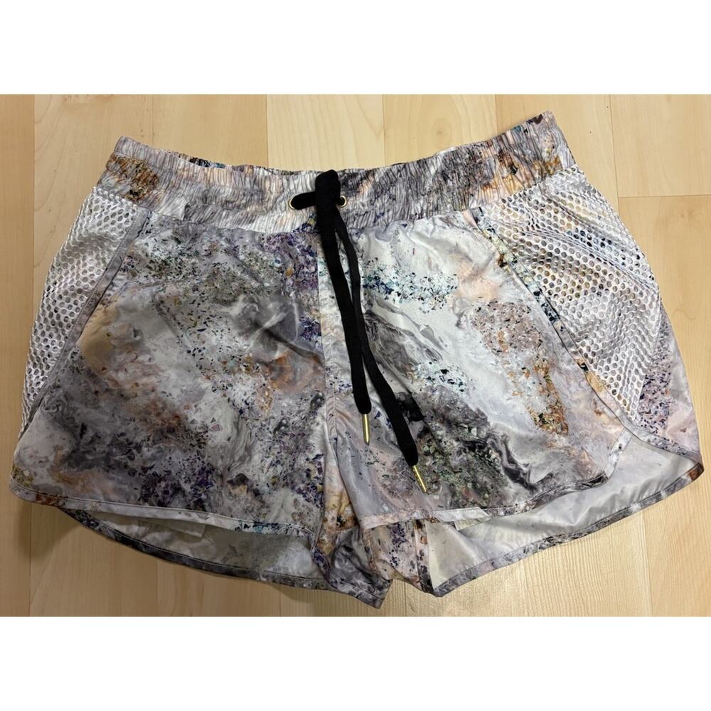 ALALA NWOT Multi Color Activewear Shorts Back Storage Zipper. Size Large